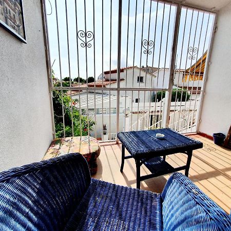Bonita Casa Con Terraza Y Patio Empuriabrava Exterior photo