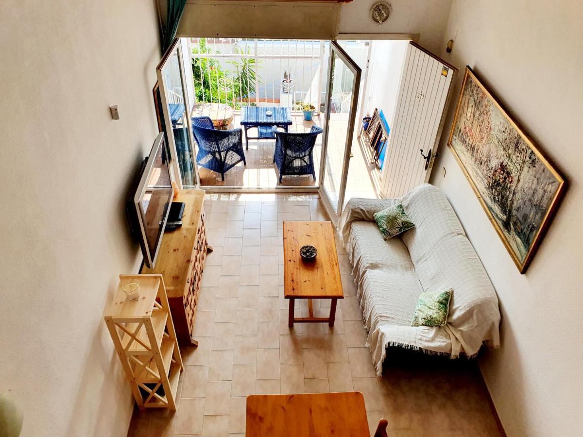Bonita Casa Con Terraza Y Patio Empuriabrava Exterior photo